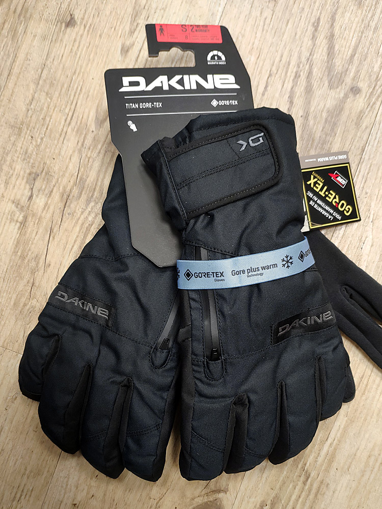 dakine titan short